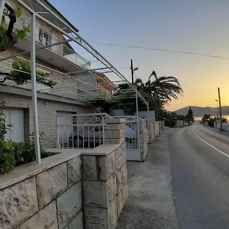 Sara * Trogir