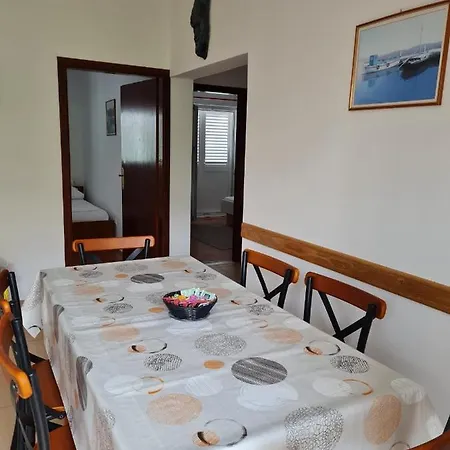 Sara Apartman Trogir