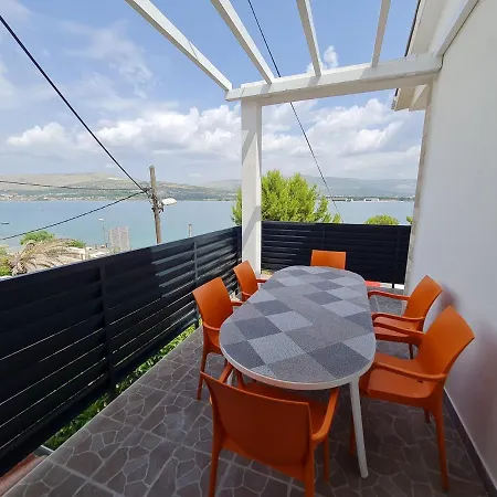 Apartman Sara *