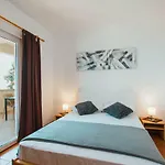 Sara Apartman Trogir