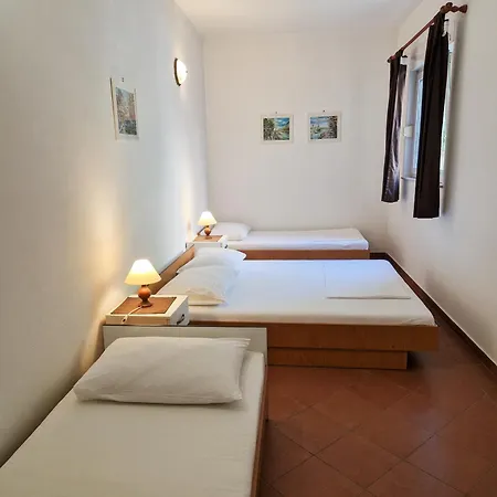 Sara Apartmán *