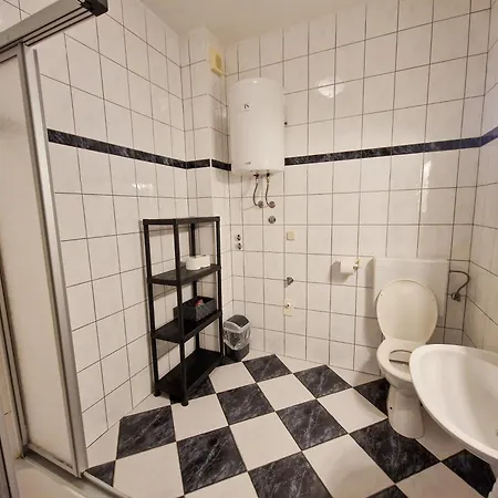 Sara Apartmán