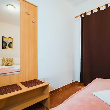 Sara Apartmán *