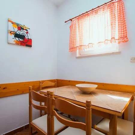 Sara Apartmán