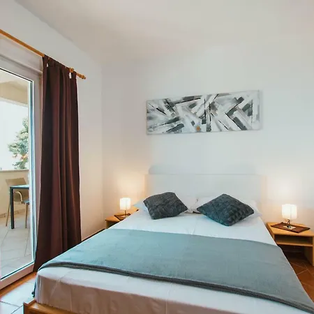 Sara Apartmán Trogir